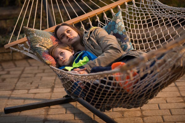 Brie Larson and Jacob Tremblay in Room.jp
