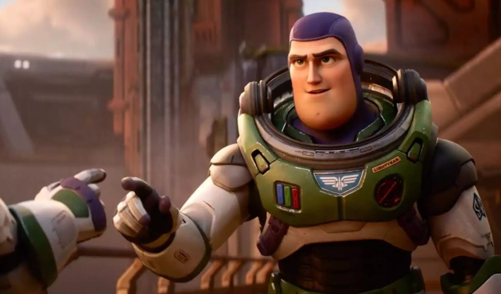 Lightyear (PG), Image - Buzz Lightyear stands in his space suit pointing his finger